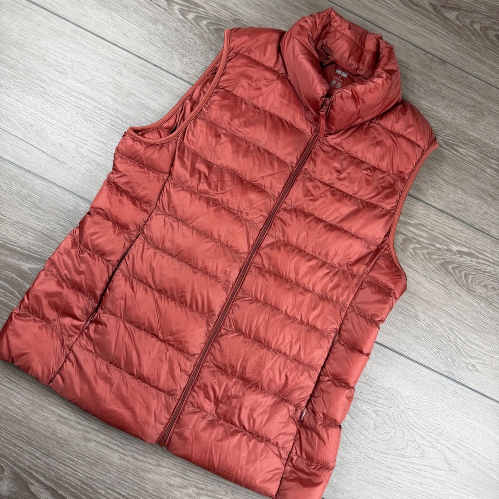 Uniqlo Women Puffer Vest Ultra Light Down Red Medium